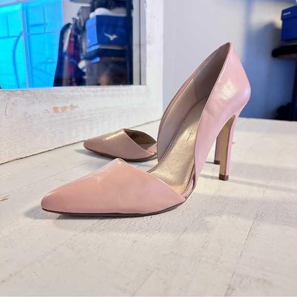 Banana Republic Pumps - 8.5 - Picture 3 of 10